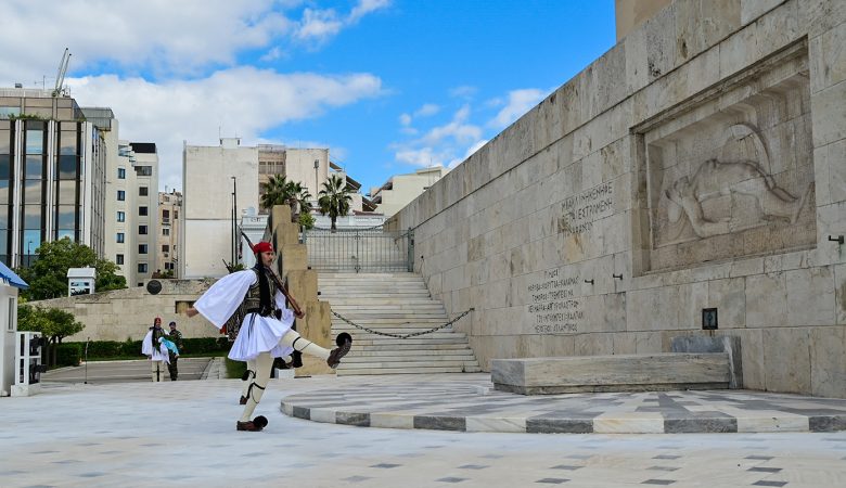 Ένσταση αντισυνταγματικότητας επί της τροπολογίας για τον Άγνωστο Στρατιώτη καταθέτουν ΠΑΣΟΚ, ΣΥΡΙΖΑ, Νέα Αριστερά, Πλεύση Ελευθερίας