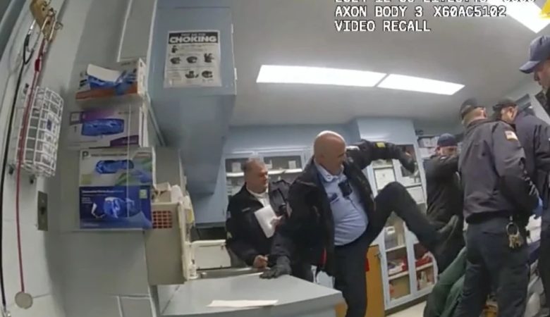Ένοχος κρίθηκε σωφρονιστικός υπάλληλος για τον θάνατο Αφροαμερικανού κρατούμενου στις ΗΠΑ