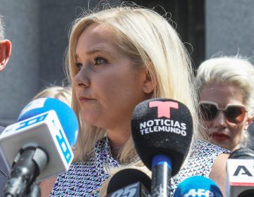 «Ένα συνηθισμένο κορίτσι από την Αμερική κατέρριψε έναν Βρετανό πρίγκιπα με την αλήθεια» λέει η οικογένεια της Βιρτζίνια Τζιούφρε