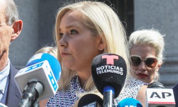 «Ένα συνηθισμένο κορίτσι από την Αμερική κατέρριψε έναν Βρετανό πρίγκιπα με την αλήθεια» λέει η οικογένεια της Βιρτζίνια Τζιούφρε