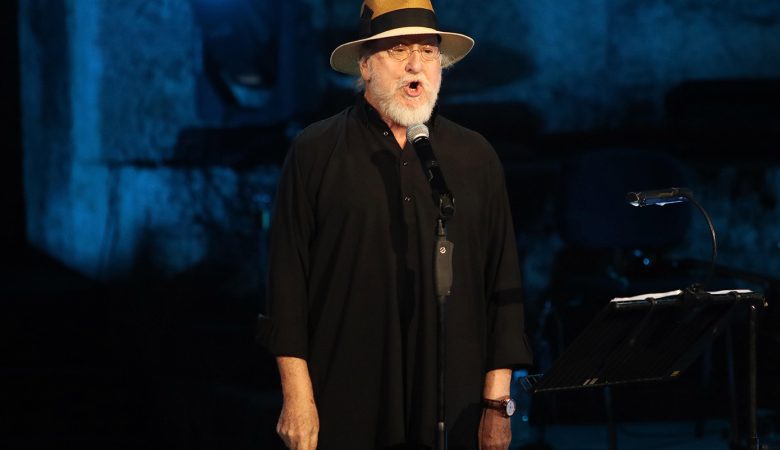 Κλείνουν δρόμοι στην Αθήνα το Σάββατο για την κηδεία του Διονύση Σαββόπουλου