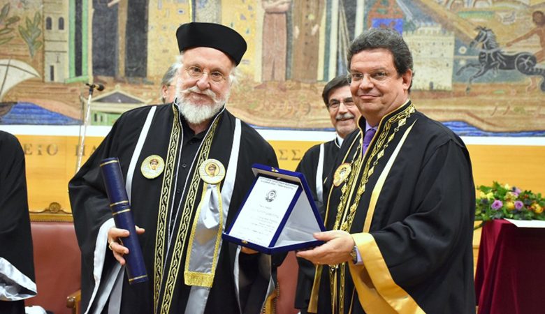 Όταν το ΑΠΘ τιμούσε τον Διονύση Σαββόπουλο – Η γεμάτη εικόνες, υπαινιγμούς και ήπιες εξομολογήσεις, ομιλία του