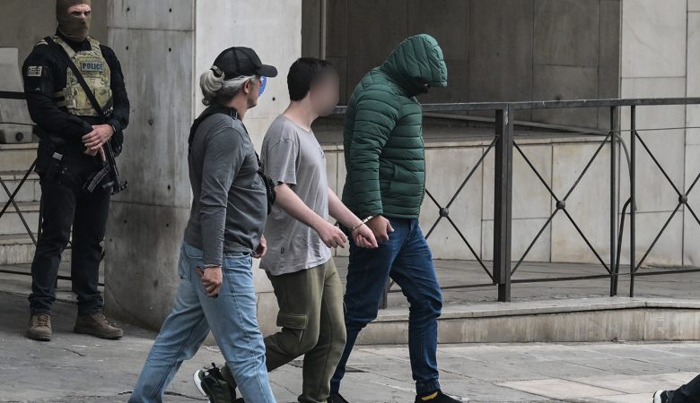 ΟΠΕΚΕΠΕ: Ελεύθεροι με όρους ο λογιστής και ο πατέρας του φερόμενου ως αρχηγού