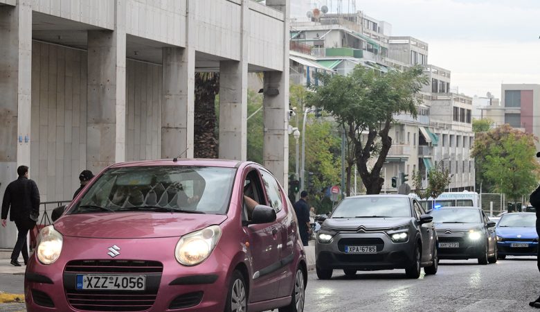 ΟΠΕΚΕΠΕ: Προφυλακίστηκε ο φερόμενος αρχηγός της οργάνωσης – «Παραδέχομαι ό,τι έχω κάνει, με κατηγορείτε όμως για πολλαπλάσια»