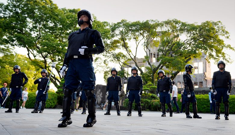 Συνελήφθη άνδρας με μαχαίρι κοντά στην αμερικανική πρεσβεία στο Τόκιο – Τραυματίστηκε αστυνομικός