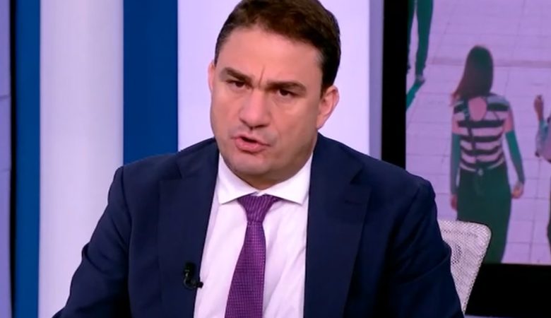 Τσουκαλάς: Κυβέρνηση παρωδία – Ο κ. Δένδιας πετάει αλλού τον «μουτζούρη», που του έριξαν