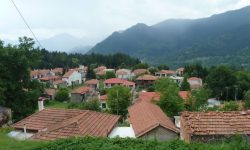 Εντείνεται το δημογραφικό πρόβλημα: Σε 15 νομούς της Ελλάδας περισσότεροι θανάτοι από γεννήσεις εδώ και 41 χρόνια