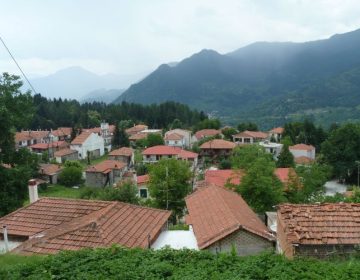 Εντείνεται το δημογραφικό πρόβλημα: Σε 15 νομούς της Ελλάδας περισσότεροι θανάτοι από γεννήσεις εδώ και 41 χρόνια