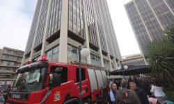 Φωτιά ξέσπασε σε υπόγειο πάρκινγκ του Πύργου Αθηνών – Άμεσα εκκενώθηκαν γραφεία
