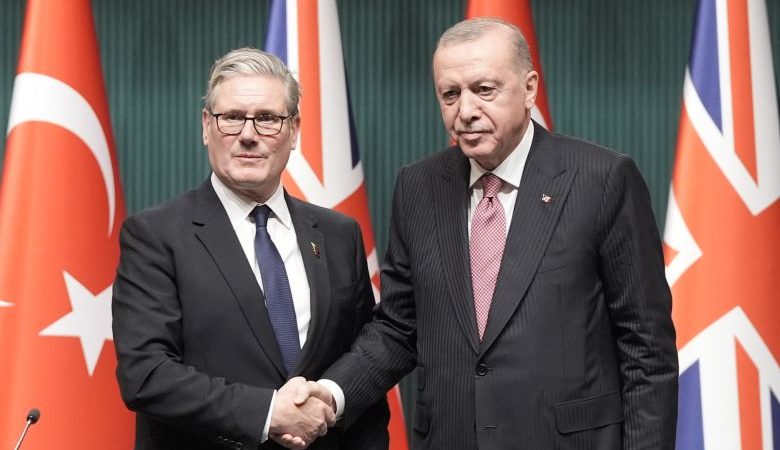 Βρετανία και Τουρκία υπέγραψαν συμφωνία 10,74 δισ. δολαρίων για την αγορά μαχητικών αεροσκαφών