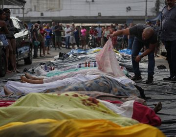 Βραζιλία: Εικόνες σοκ με τα πτώματα τουλάχιστον 40 ανθρώπων να κείτονται σε δρόμο του Ρίο ντε Τζανέιρο