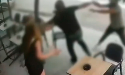 Σοκάρει το βίντεο με τον άγριο ξυλοδαρμό 52χρονου μέχρι θανάτου έξω από μπαρ στο Ναύπλιο – Τον χτύπησαν με ξύλινα γάντια