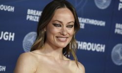 Η Ολίβια Γουάιλντ στην ταινία «Behemoth!» με πρωταγωνιστή τον Πέδρο Πασκάλ