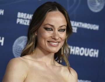 Η Ολίβια Γουάιλντ στην ταινία «Behemoth!» με πρωταγωνιστή τον Πέδρο Πασκάλ