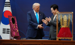 Ο Τραμπ στη Νότια Κορέα: Δεσμεύθηκε να μειώσει την ένταση μεταξύ των Κορέων