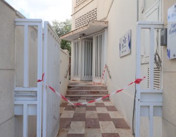 Εμπρηστική επίθεση στο γραφείο του Χάρη Θεοχάρη –  «Η Δημοκρατία μας δεν τρομοκρατείται» λέει η ΝΔ