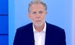 Γερουλάνος: Ίσως ήταν λάθος η άδεια καρέκλα στην κηδεία Σαββόπουλου, το ΠΑΣΟΚ όμως ήταν εκεί