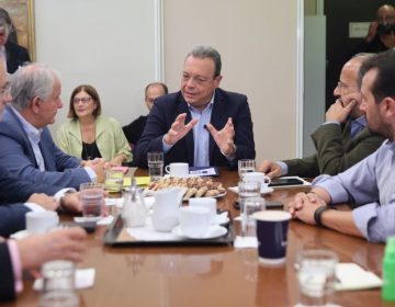 Φάμελλος: Μια ισχυρή δημοκρατία θέλει και ισχυρούς δήμους και ισχυρή κοινωνία – Η κυβέρνηση επιτίθεται στην αυτοδιοίκηση