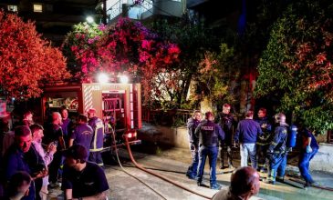 Η φωτιά «έκρυβε» μια οικογενειακή τραγωδία στο Μασταμπά Ηρακλείου – Οι πυροσβέστες βρήκαν νεκρούς μητέρα και γιο, ο άλλος γιος πήδηξε στο κενό
