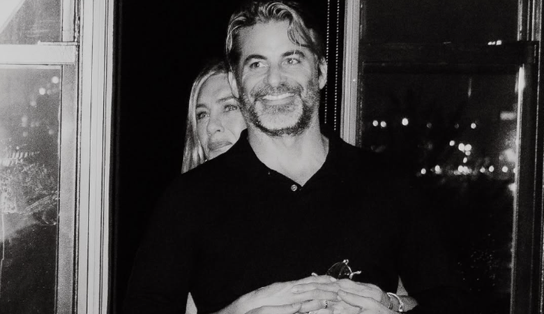 Η Τζένιφερ Άνιστον επιβεβαίωσε τη σχέση της με τον διάσημο υπνοθεραπευτή Τζιμ Κέρτις