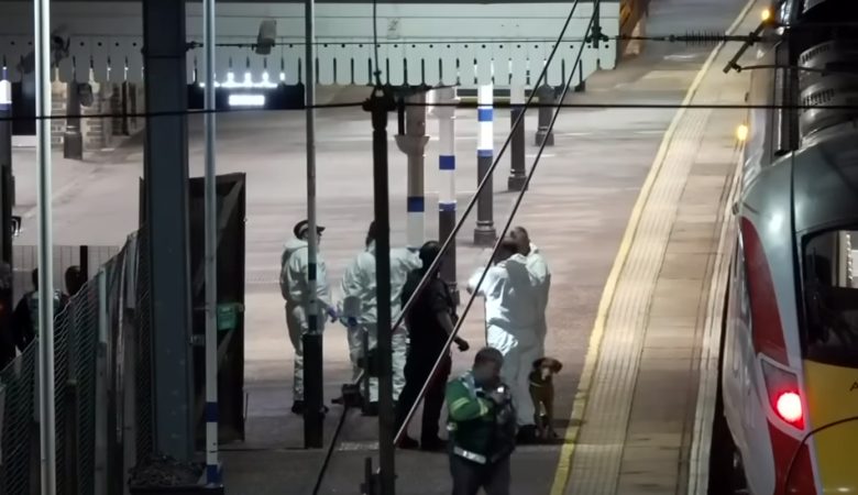 Ο ύποπτος για την επίθεση με μαχαίρι μέσα σε τρένο στην Αγγλία, δεν ήταν γνωστός στην Αντιτρομοκρατική