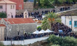 Θρήνος και σπαραγμός στην κηδεία του 39χρονου στα Βορίζια: «Φάνη μου, Φάνη μου» ούρλιαζε η χήρα – Δείτε εικόνες