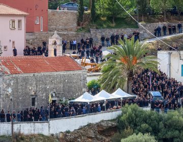 «Εγώ βρήκα την αδερφή μου πεσμένη στον δρόμο», συγκλονίζει ο αδερφός της 56χρονης που σκοτώθηκε στα Βορίζια