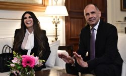 Την πρέσβη των ΗΠΑ, Γκίλφοϊλ, δέχθηκε στο υπουργείο Εξωτερικών ο Γεραπετρίτης