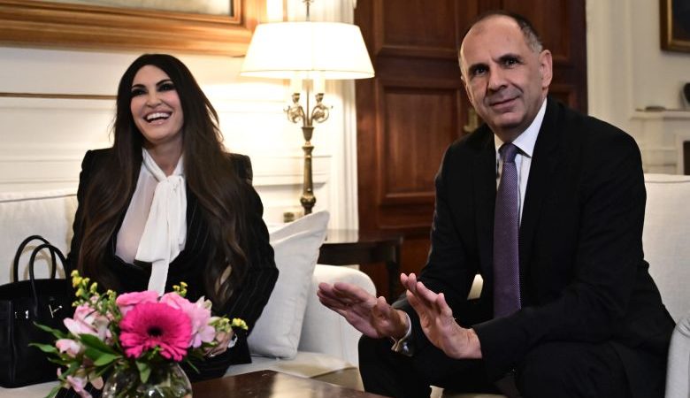 Την πρέσβη των ΗΠΑ, Γκίλφοϊλ, δέχθηκε στο υπουργείο Εξωτερικών ο Γεραπετρίτης