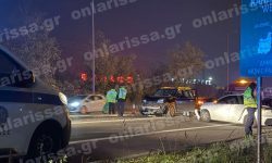 Μετωπική σύγκρουση οχημάτων στη Λάρισα – Τέσσερις τραυματίες