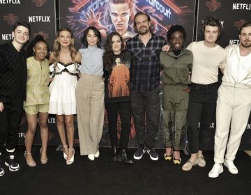 Η Μίλι Μπόμπι Μπράουν κατήγγειλε τον Ντέιβιντ Χάρμπορ για «παρενόχληση και εκφοβισμό» πριν το φινάλε του «Stranger Things»