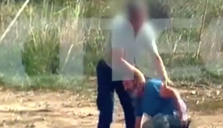 Επίθεση στο συνεργείο του Mega στην Κρήτη έξω από το ξενοδοχείο που κρυβόταν ο 19χρονος για το μακελειό στα Βορίζια