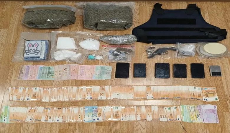 Εξαρθρώθηκε κύκλωμα διακίνησης ναρκωτικών στον Πειραιά – Τρεις συλλήψεις