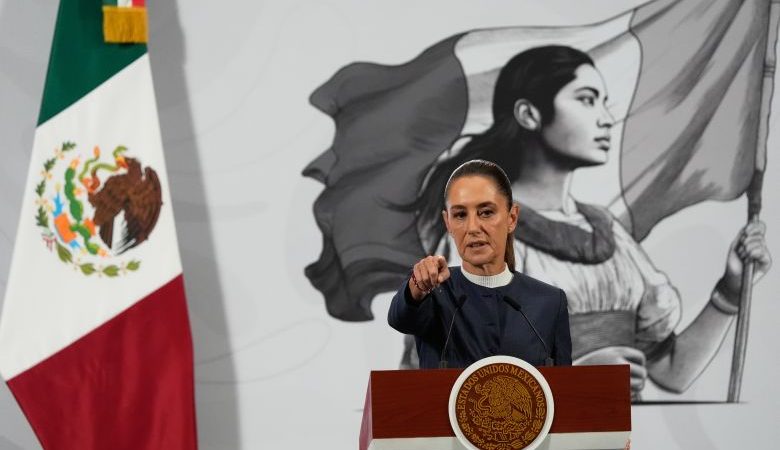 Η πρόεδρος του Μεξικού μηνύει άνδρα που την παρενόχλησε σεξουαλικά στον δρόμο – Φίλησε στο λαιμό την Σέινμπαουμ και προσπάθησε να της πιάσει το στήθος