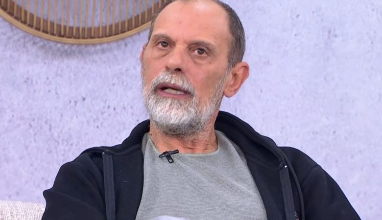 Τζώνυ Θεοδωρίδης: «Αν έβγαινα με το πραγματικό μου όνομα, θα έλεγαν… τι ψωνάρα είναι αυτή»