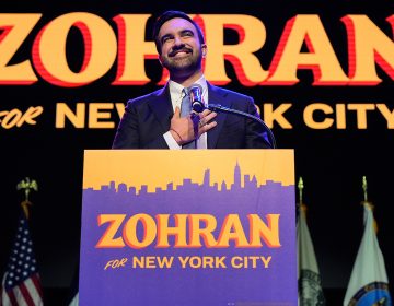 Αλλάζει το πολιτικό σκηνικό στις ΗΠΑ μετά την ιστορική νίκη του Ζόραν Μαμντάνι – Εξελέγη ο πρώτος μουσουλμάνος δήμαρχος της Νέας Υόρκης