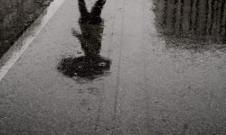 Καιρός: Συννεφιασμένη η Κυριακή 9/11 με τοπικές βροχές