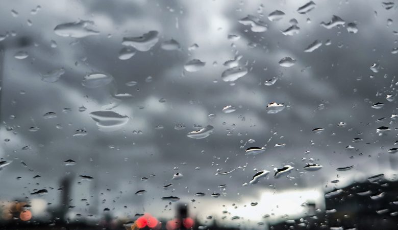 Καιρός: Πού προβλέπονται ισχυρές βροχές και καταιγίδες