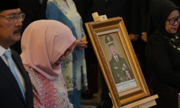 Η Ινδονησία αναγορεύει «εθνικό ήρωα» τον πρώην δικτάτορα Σουχάρτο