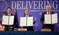 Η Ταϊλάνδη αναστέλλει τη συμφωνία εκεχειρίας με την Καμπότζη – Την έχει συνυπογράψει ο Τραμπ