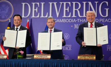 Η Ταϊλάνδη αναστέλλει τη συμφωνία εκεχειρίας με την Καμπότζη – Την έχει συνυπογράψει ο Τραμπ