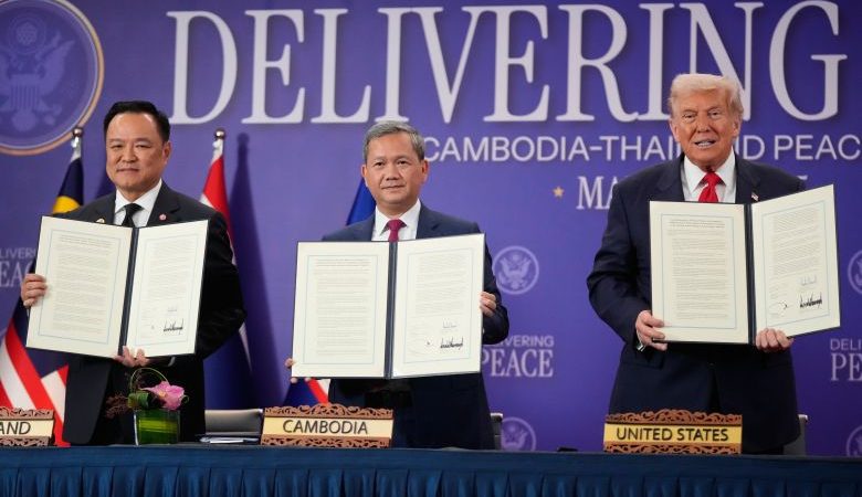 Η Ταϊλάνδη αναστέλλει τη συμφωνία εκεχειρίας με την Καμπότζη – Την έχει συνυπογράψει ο Τραμπ