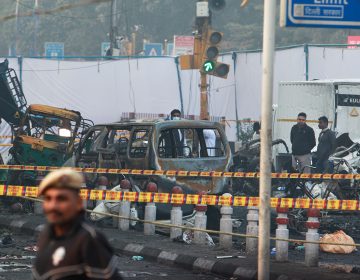 Η ινδική αστυνομία ερευνά πιθανή διασύνδεση ανάμεσα στην έκρηξη αυτοκινήτου στο Δελχί και σε συλλήψεις που προηγήθηκαν στο Κασμίρ