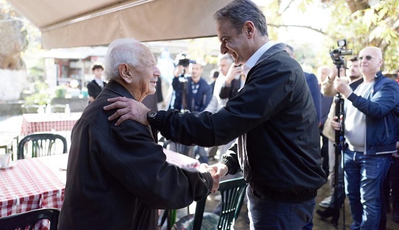 Επισκέψεις Μητσοτάκη στο υπό ανέγερση νέο Νοσοκομείο ΙΣΝ Κομοτηνής, στο μουσικό σχολείο και στο Μουσείο Καραθεοδωρή