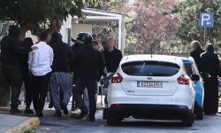 Στην Ευελπίδων ο παλαιοημερολογίτης ιερέας YouTuber και οι άλλοι επτά κατηγορούμενοι – Το εκκλησάκι επί της οδού Λιοσίων είχε γίνει άντρο ναρκωτικών