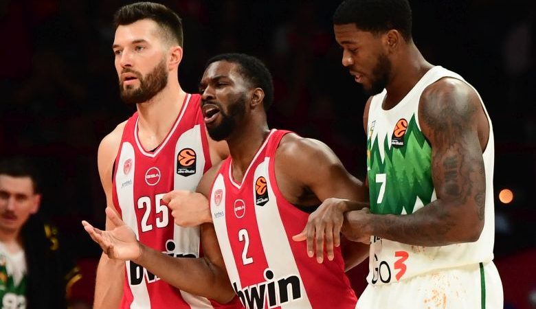 Euroleague: «Πάγωσαν» στον Ολυμπιακό με το νέο τραυματισμό του Κίναν Έβανς, παρά την άνετη νίκη επί της Ζαλγκίρις