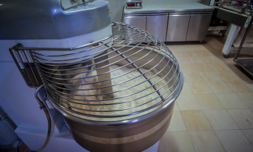 Τραγικός θάνατος 49χρονης στο Δαμάσι Λάρισας – Εγκλωβίστηκε σε μηχάνημα του φούρνου που εργαζόταν