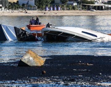 Τέσσερα σκάφη βυθίστηκαν μετά από μεγάλη φωτιά στη Μαρίνα Ζέας – Πώς ξεκίνησε η καταστροφή, «σίγουρα δεν είναι εμπρησμός»