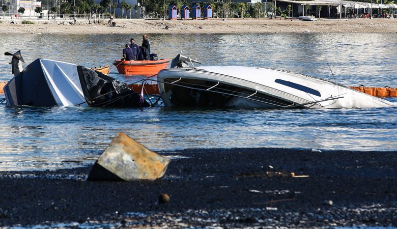 Τέσσερα σκάφη βυθίστηκαν μετά από μεγάλη φωτιά στη Μαρίνα Ζέας – Πώς ξεκίνησε η καταστροφή, «σίγουρα δεν είναι εμπρησμός»