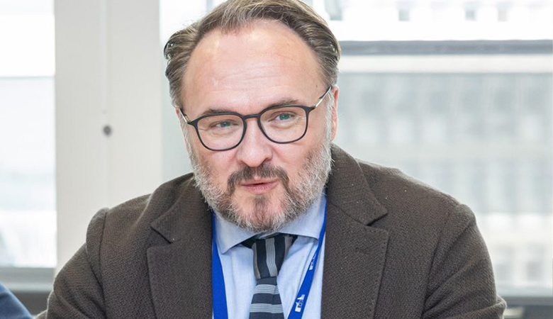 «Η ηλεκτρική διασύνδεση Ελλάδας-Κύπρου υποστηρίζεται ενεργά από την ΕΕ» λέει ο επίτροπος Ενέργειας